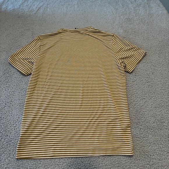 Vuori Men's Short Sleeve Current Stripe Tee Color: Bronze Size Medium V1021 fall - Picture 8 of 16